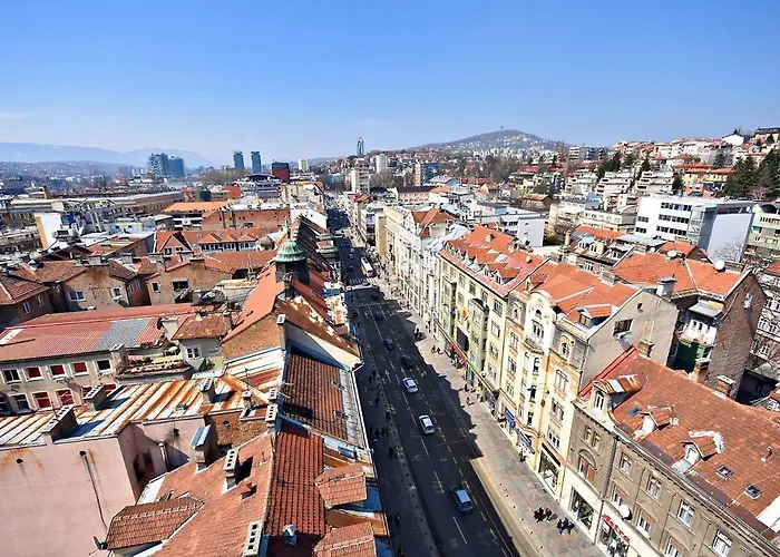 Bright & Spacious Apartment In Main Central Zone