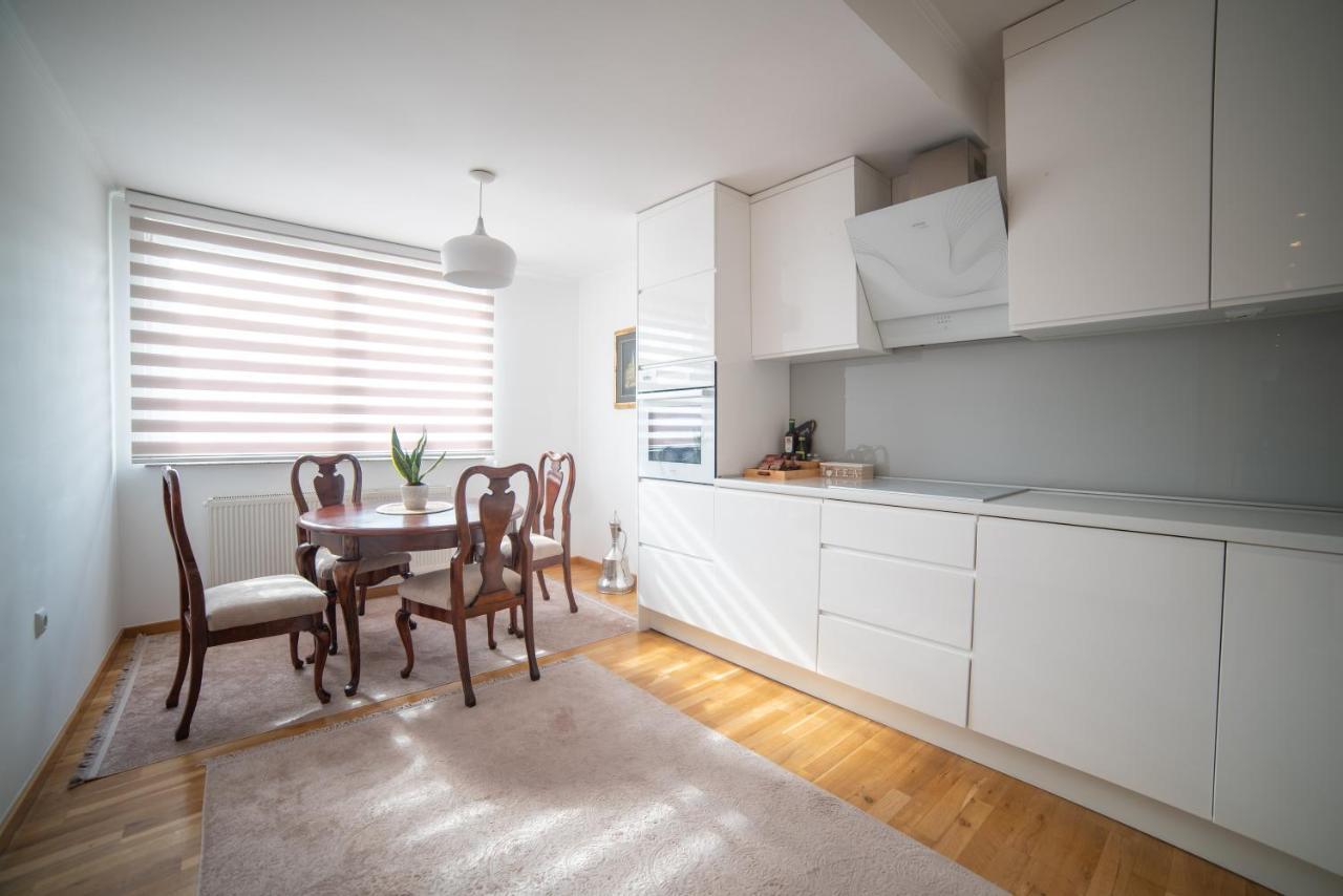 Bright & Spacious In Main Zone *